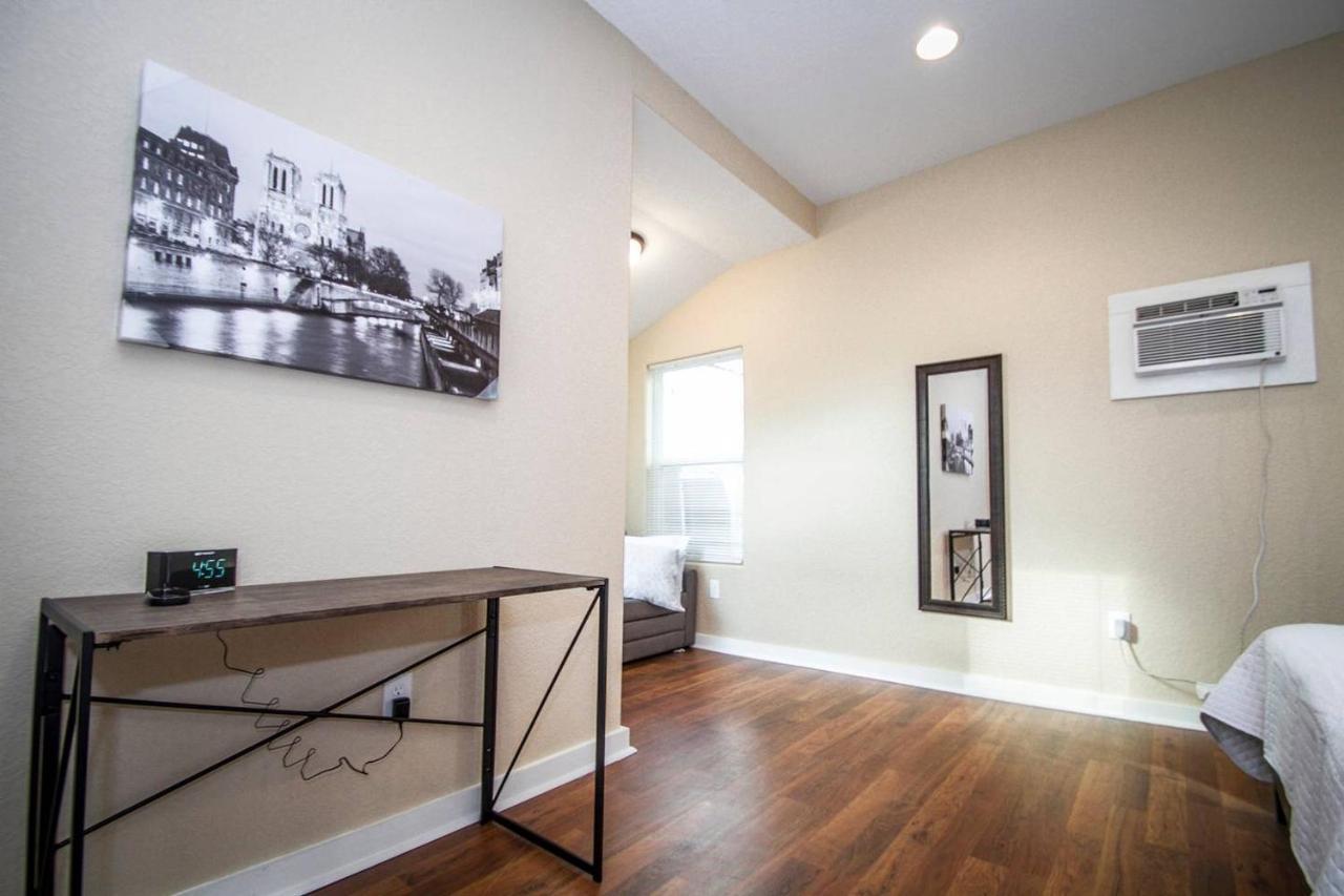 Douglas Way Remodeled House Near Downtown 1Ba/1Ba San Antonio Exterior photo