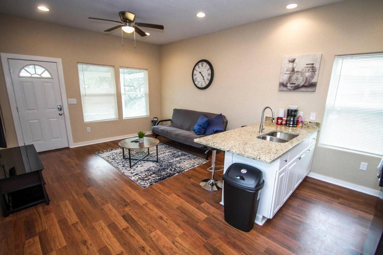 Douglas Way Remodeled House Near Downtown 1Ba/1Ba San Antonio Exterior photo